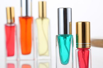 Glass perfume bottle (3)