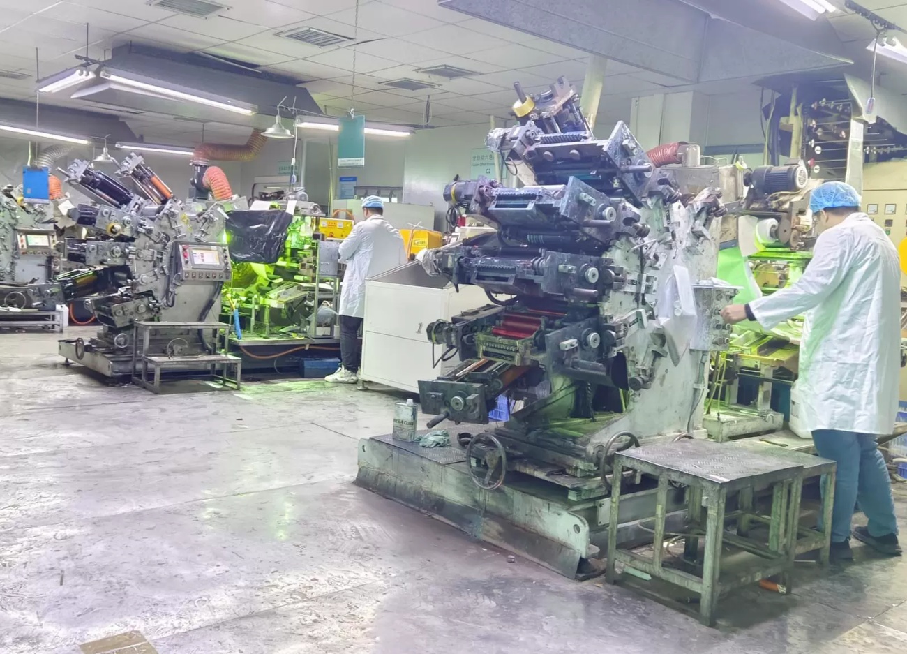 Cosmetic Bottle Multi Color Offset Printing Workshop