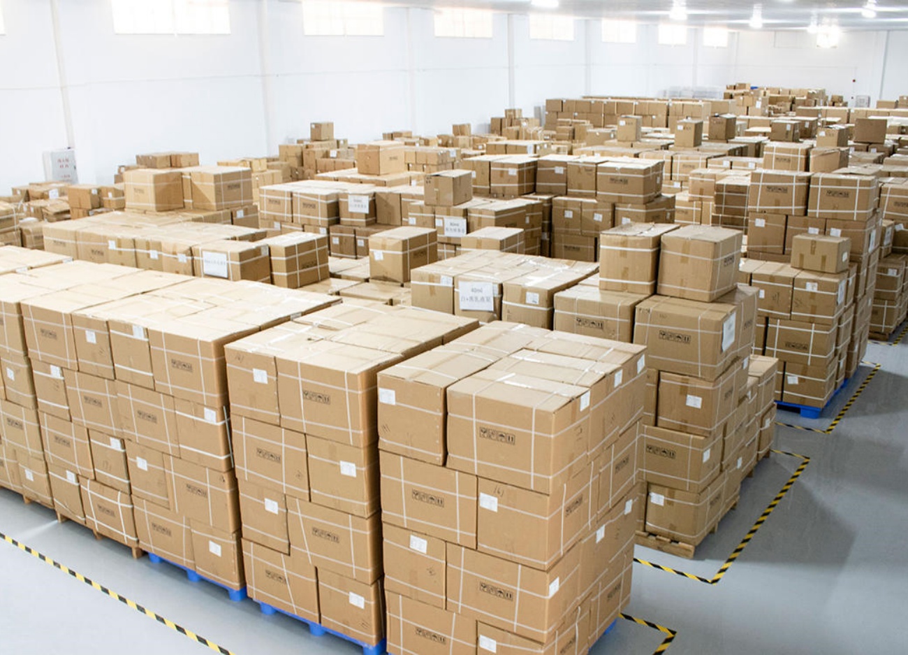Cosmetic Packaging Finished Goods Warehouse
